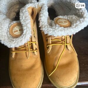 Timberland women’s Brown Boots with Cream Lining